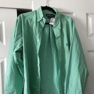 Men’s green checkered polo shirt